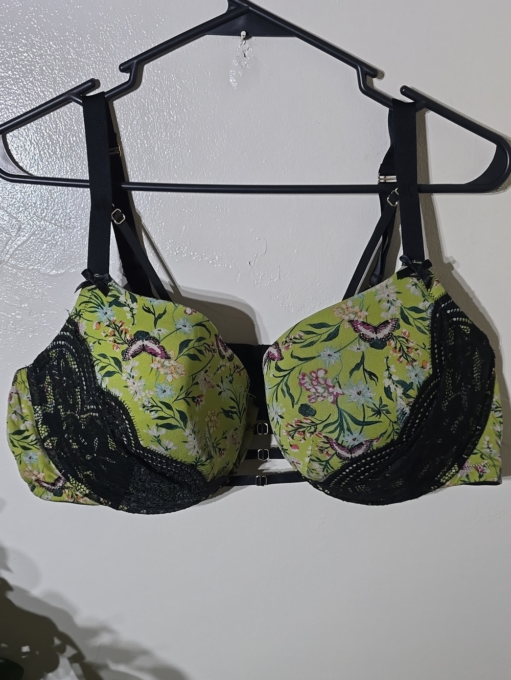 Cacique Green Floral Underwire Bra with Black Lace